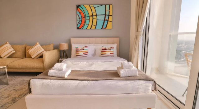 Апартаменты с балконом и с видом на город Stunning Studio near Downtown Dubai