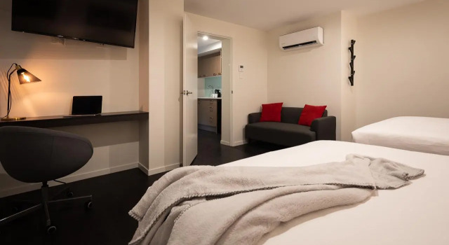 Люкс с 2 комнатами Ascot Budget Inn & Residences