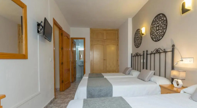 Hostal Dinanamarca, Book Hotel Sant Antoni de Portmany 