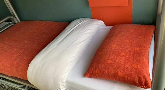 Кровать в общем номере (женский номер) Bru Bar & Hostel