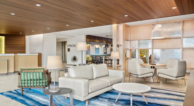Fairfield Inn & Suites by Marriott Baraboo, Book Hotel Hoteller i Merrimac med parkering, Parkering