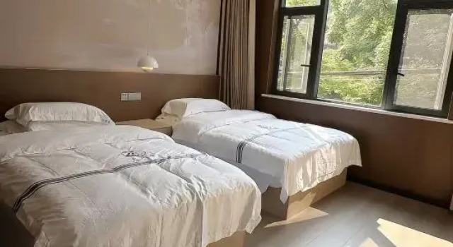 Shanshuiyuan Homestay (Emeishan Scenic Area Linggongli Parking Lot), Varaa Hotelli Hotellit Sichuan pysäköinnillä, Pysäköinti