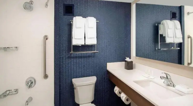 Четырёхместный номер Standard Fairfield Inn & Suites by Marriott Alexandria West/Mark Center