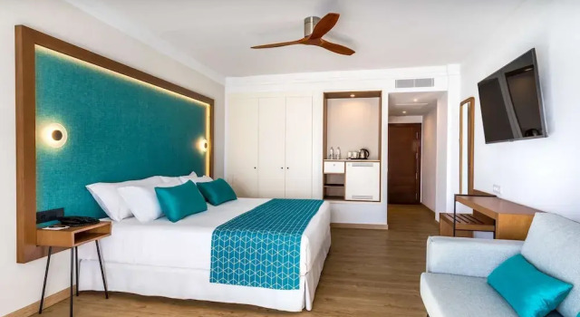 Трёхместный номер Superior с балконом Barceló Cabo de Gata