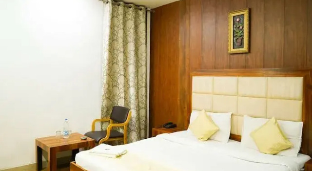 Roomshala 025 Hotel RTS