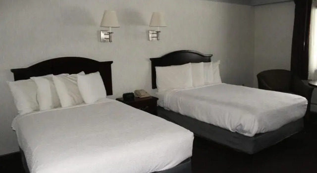 Номер Superior Shiretown Inn & Suites