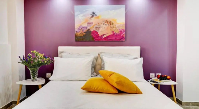 Purple- Lux Studio 2 From Metro Petralona, Забронировать Отель Каллифея Афины, рядом с Холм Филопаппос