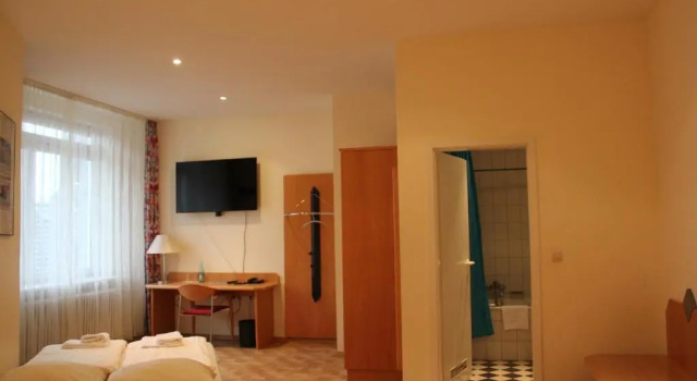 Четырёхместный номер Standard Hotel Schiller