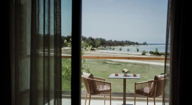Номер Deluxe с балконом и с видом на море Kalani Residence