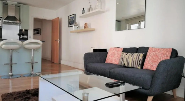 Апартаменты Still Life Tower Hill Executive