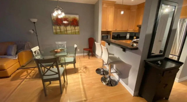 Люкс с видом на восход ApartHotelMontreal by Les Terrasses Saint Urbain 2225I2