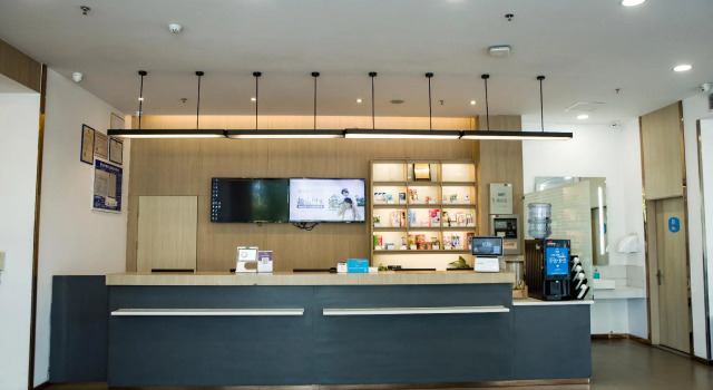 Hanting Hotel Jiujiang Jiufang Shopping Center, Rezerwuj Hotel Jiujiang Jiangxi