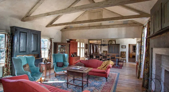 Charming Hill Country Getaway in Texas, Забронировать Гостевой дом Отели Фредериксберг с парковкой, рядом с Парк Кросс-Маунтин, Парковка