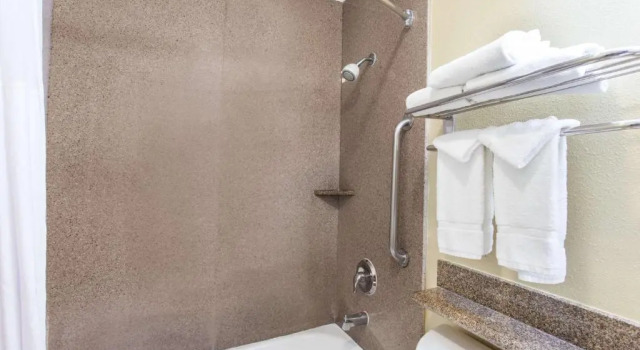 Двухместный люкс Days Inn by Wyndham Carlsbad