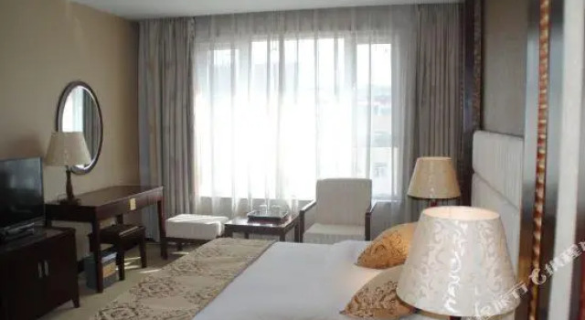 Luxo Suite Huachen Hotel