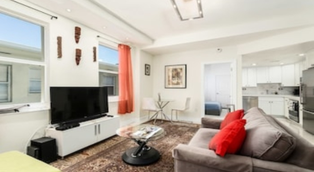 2 bedroom 2 bath apt in South Beach, Забронировать Отель Отели Майами-Бич 4 звезды, рядом с Фифс и Алтон Шоппинг Центр, 4*