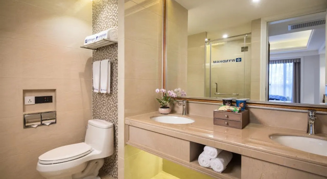 Двухместный семейный люкс с видом на сад Wyndham Hainan Clearwater Bay Resort