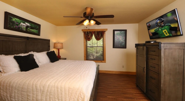 Aqua Paradise - Six Bedroom Chalet