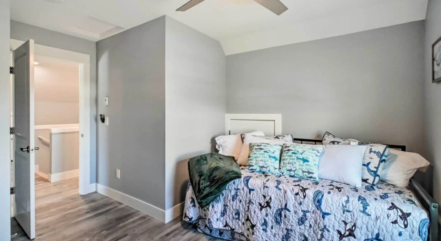 Коттедж Ocean Shores Getaway w/ Fireplace & Hot Tub!