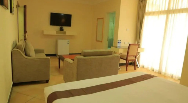Полулюкс Adwest Hotel