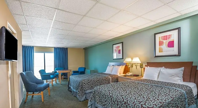 Четырёхместный номер Standard с балконом Days Inn by Wyndham Atlantic City Oceanfront-Boardwalk