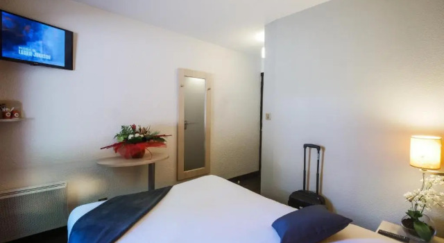 Номер Standard Hôtel Inn Design & Restaurant Rochefort