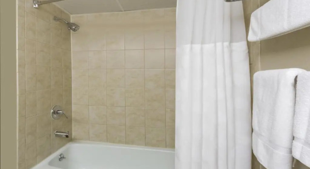 Двухместный номер Deluxe AmericInn by Wyndham Janesville