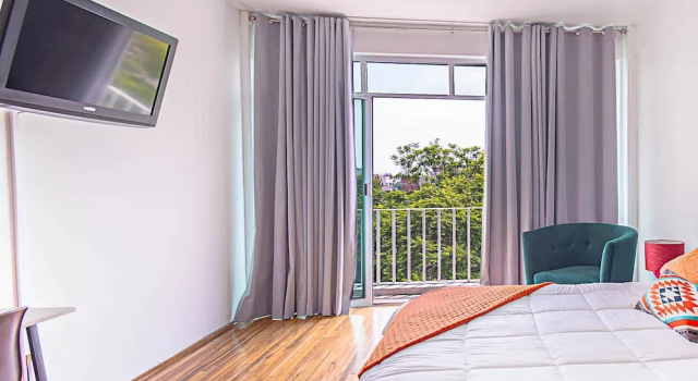 Семейные апартаменты с 3 комнатами с балконом и с видом на город Roma Sur Apartments with Balcony - Family Friendly