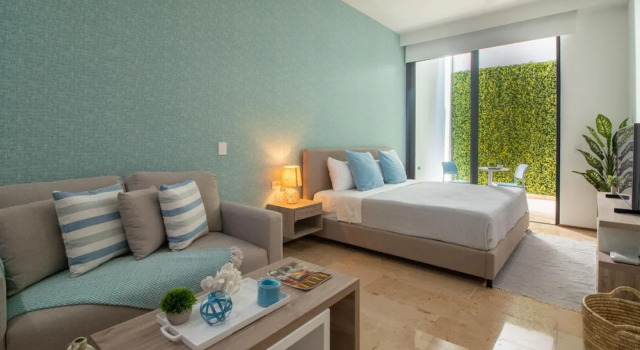 Люкс Deluxe Oceanview Infinity Pool, Steps to 5th Ave & Beach