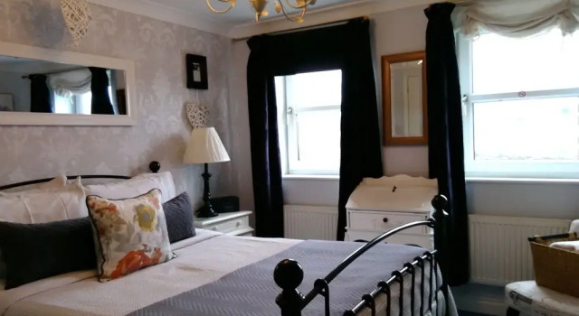 Riverside Court Apartment