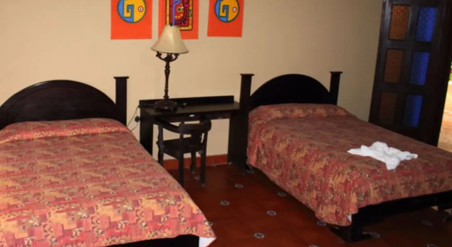 Четырёхместный номер Standard Hotel Alcazar De Doña Victoria