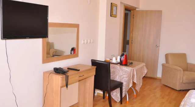 Трёхместный номер Standard с балконом Emsa Otel Maltepedeki Eviniz