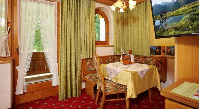Трёхместный номер Standard с балконом Hotel Ländenhof Superior