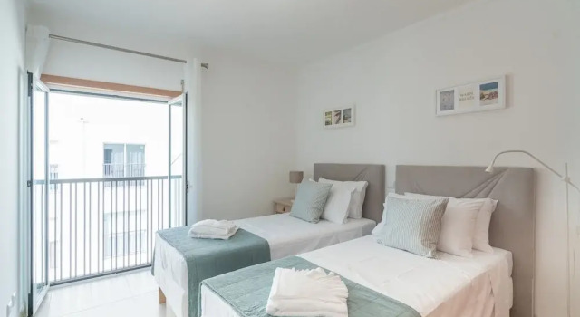Tavira BAY 3 With Pool by Homing, Rezerwuj Apartament Hotele w Algarve z parkingiem, Parking