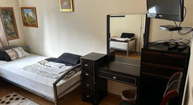 WG-Hostel, Забронировать Хостел Байрсброн Landkreis Karlsruhe, рядом с Замок Танненфельс