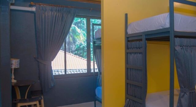 Koh Tao My Hostel, Забронировать Хостел Отели Тау с парковкой, рядом с Whitening Bar &amp; Restaurant Mae Haad, Парковка