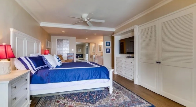 Work-Friendly Oceanfront Condo with Pool and Spa Access SURF25 by RedAwning, Book Ferieresort Solana Beach Californien