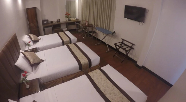 Трёхместный номер Premier High Five Hotel