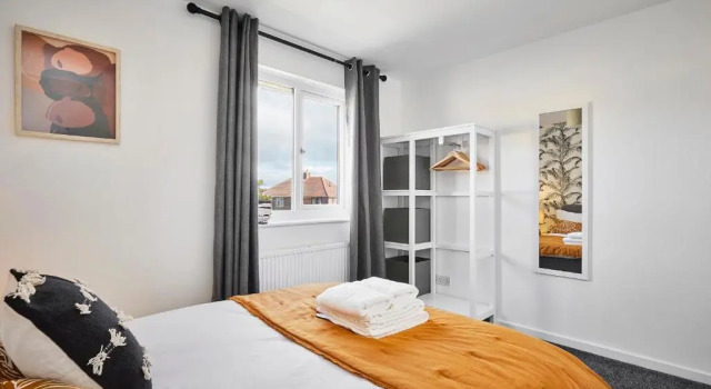 Charming 2 bed home, quiet village + free parking, Забронировать Отель Галифакс Западный Йоркшир