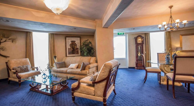 Hotel & Restaurant Infinity, Book Hotel Zwolle Salland