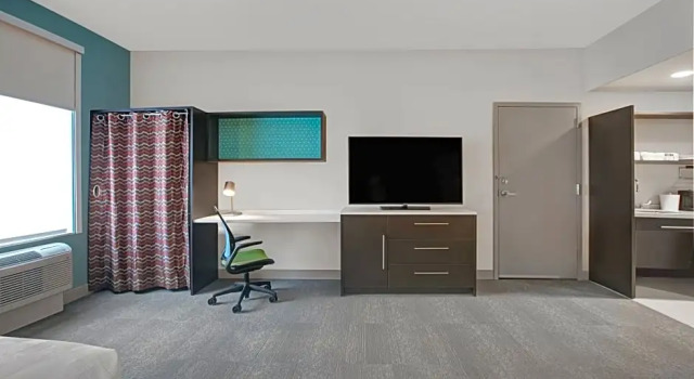 Четырёхместный номер Standard Home2 Suites By Hilton Milwaukee Downtown