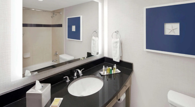 Четырёхместный номер Standard DoubleTree by Hilton Hotel Deerfield Beach Boca Raton