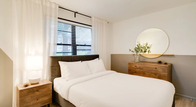 Contemporary Condo Minutes To Downtown Gulch