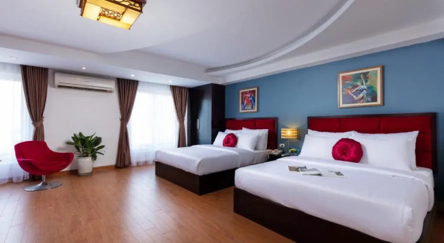 Номер Family с видом на реку Hanoi Amore Hotel & Travel