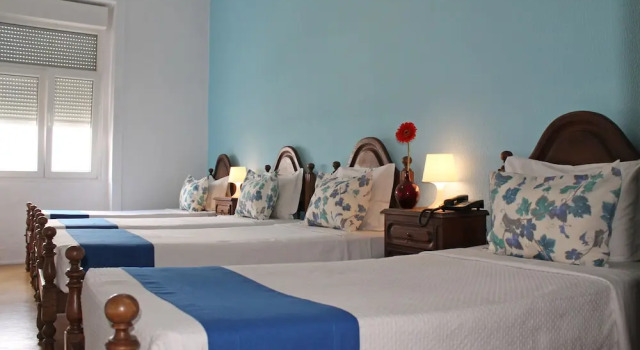 Четырёхместный номер Standard Poveira Hotel