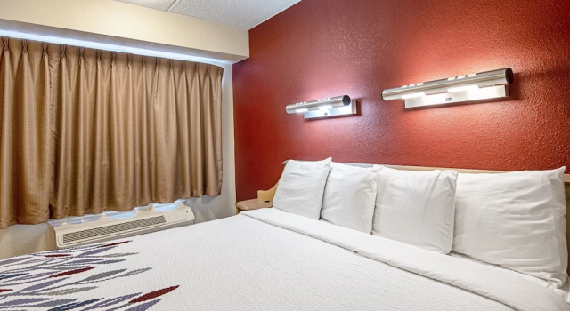 Двухместный номер Deluxe Red Roof Inn Fairmont