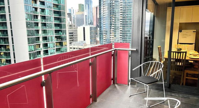 Апартаменты Deluxe с балконом Readyset Apartments at Manhattan