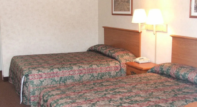 Четырёхместный номер Deluxe Deerfield Inn