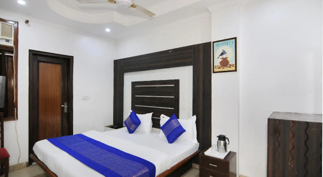 OYO 9042 Hotel BalaG