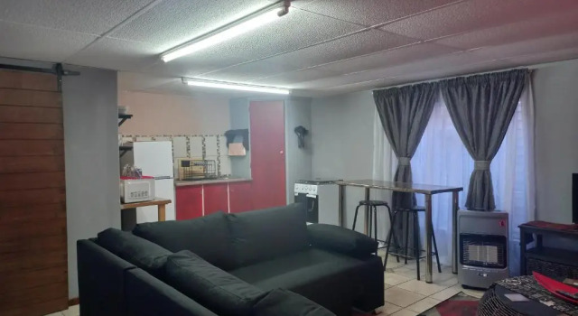 Our Place - Family - 5 Bed Unit, Забронировать Отель Отели Фри-Стейт с парковкой, Парковка